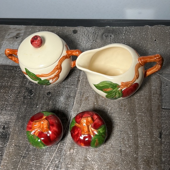 Vintage 70s Franciscan APPLE Sugar Bowl & Creamer Salt & Pepper Shakers Set Rare - Picture 2 of 13
